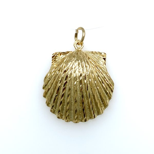 14k Yellow Gold Scallop Shell Charm Avitabile Fine Jewelers Hanover, MA