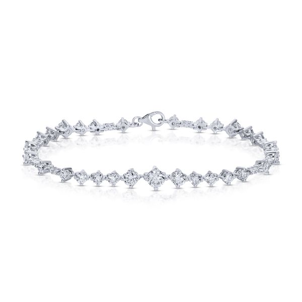 Graduated Round Cut Diamond Tennis Bracelet 