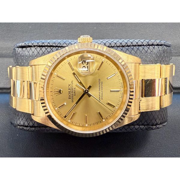 Pre-Owned Rolex Date 18K Gold Ref. 15238 34MM