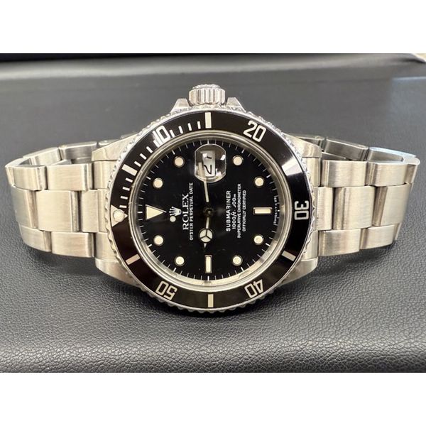 Pre-Owned Rolex Submariner Ref. 16800