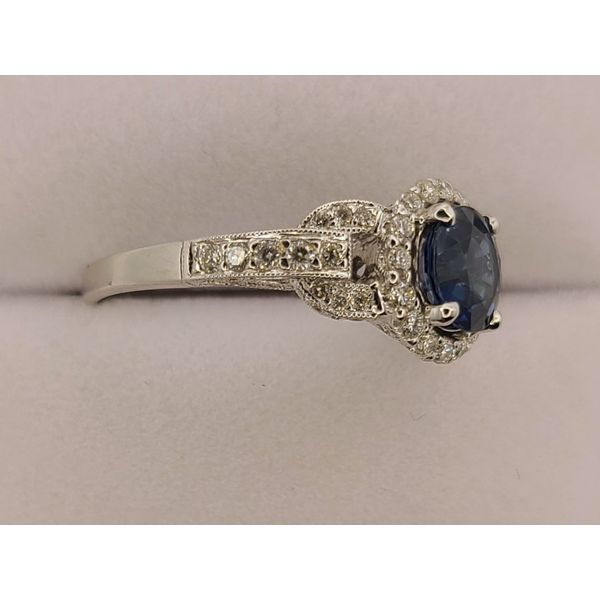 18K Blue Sapphire and Diamond Ring Image 2 Cowardin's Jewelers Richmond, VA