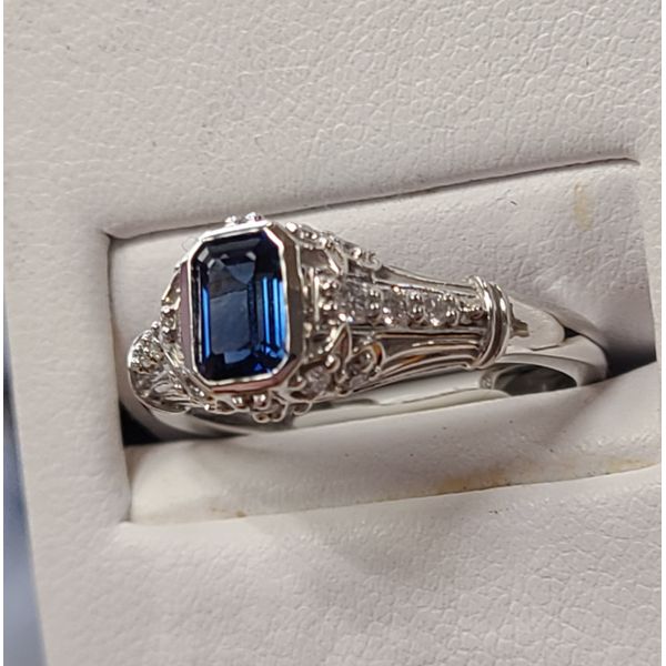 Sapphire Ring Image 2 DJ's Jewelry Woodland, CA