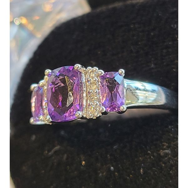 Amethyst and Diamond Ring Image 2 DJ's Jewelry Woodland, CA