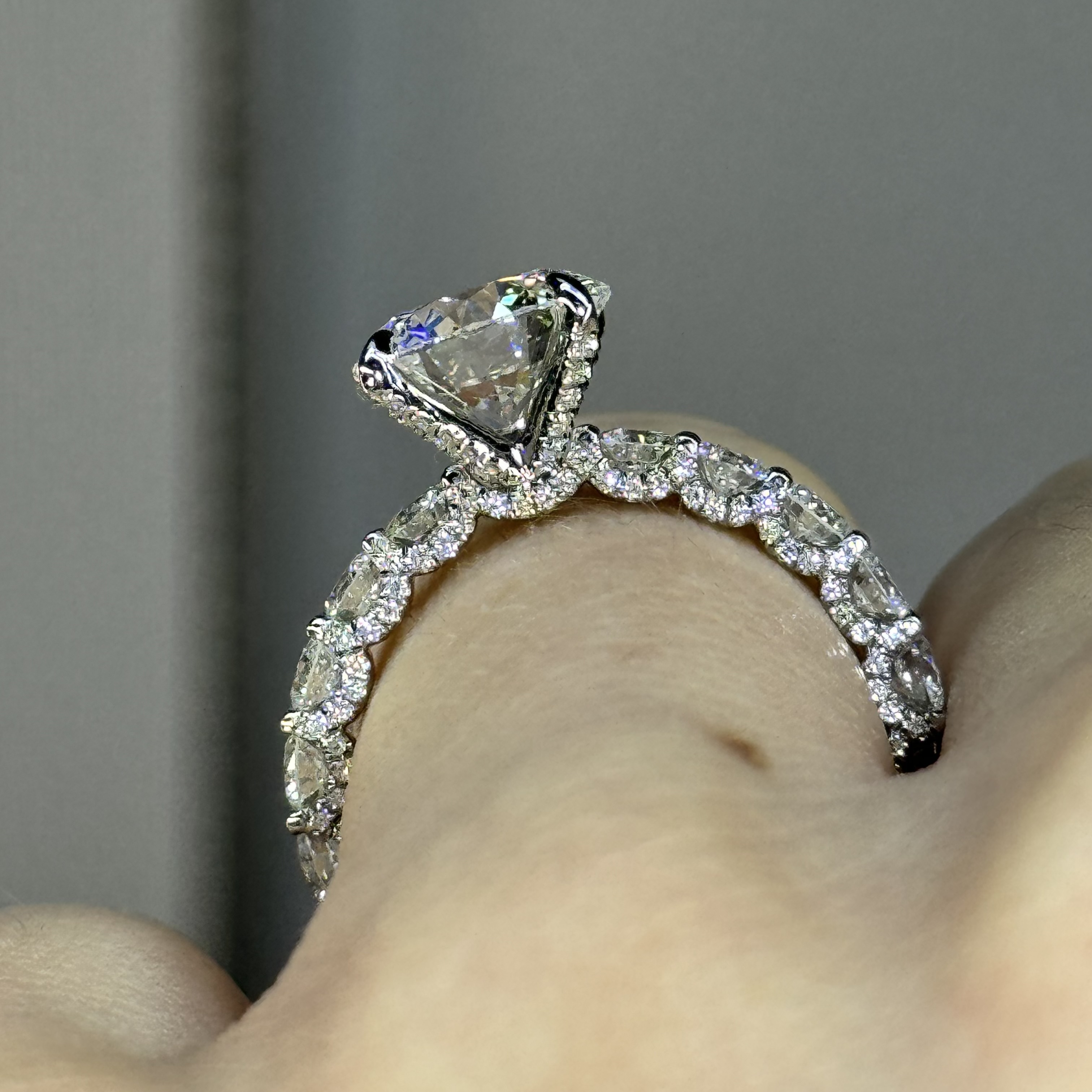2.60ct G VS2 Round "Erinn" Engagement Ring Image 3 Forever Diamonds New York, NY