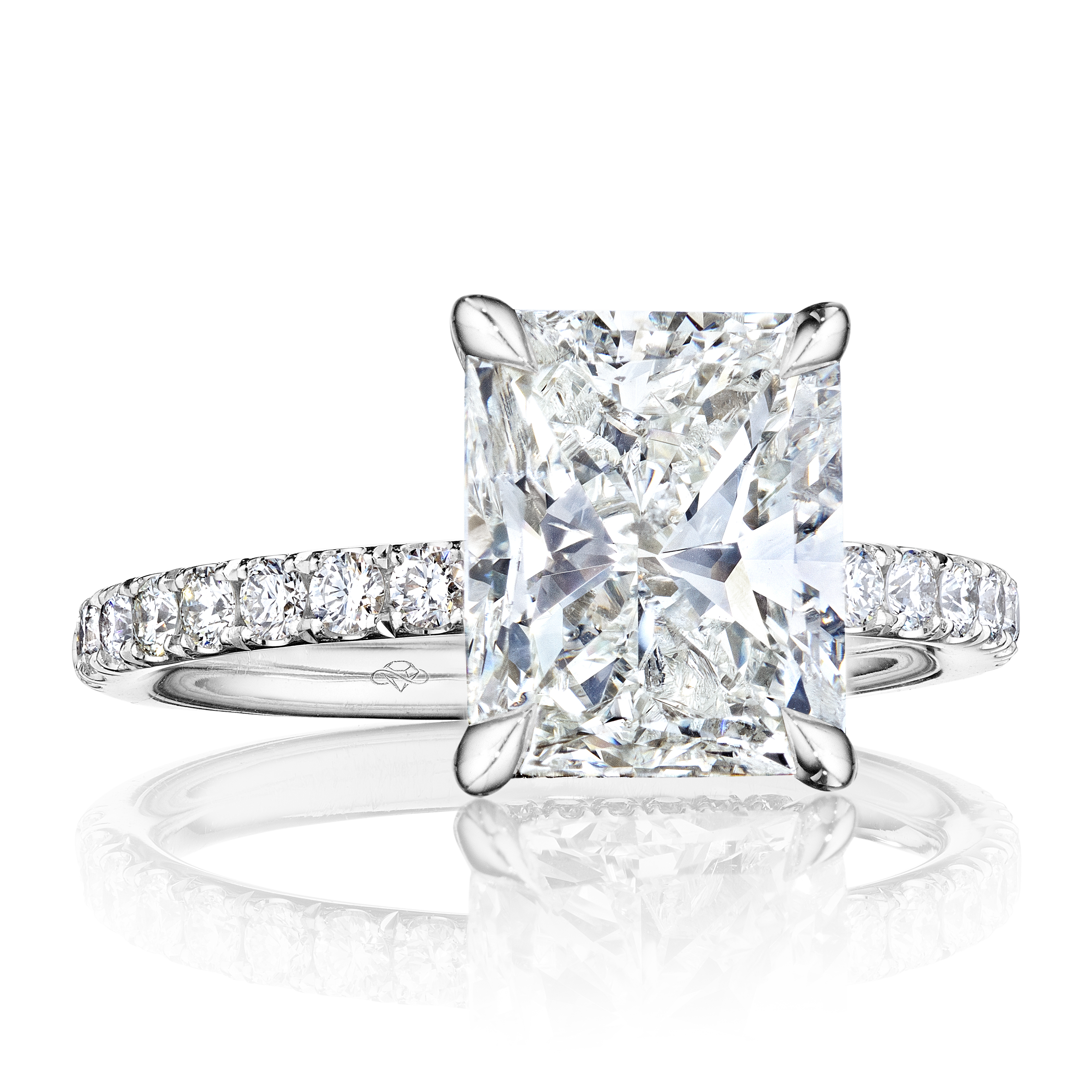 2.50ct G VS2 Radiant "Madison" Engagement Ring Image 3 Forever Diamonds New York, NY