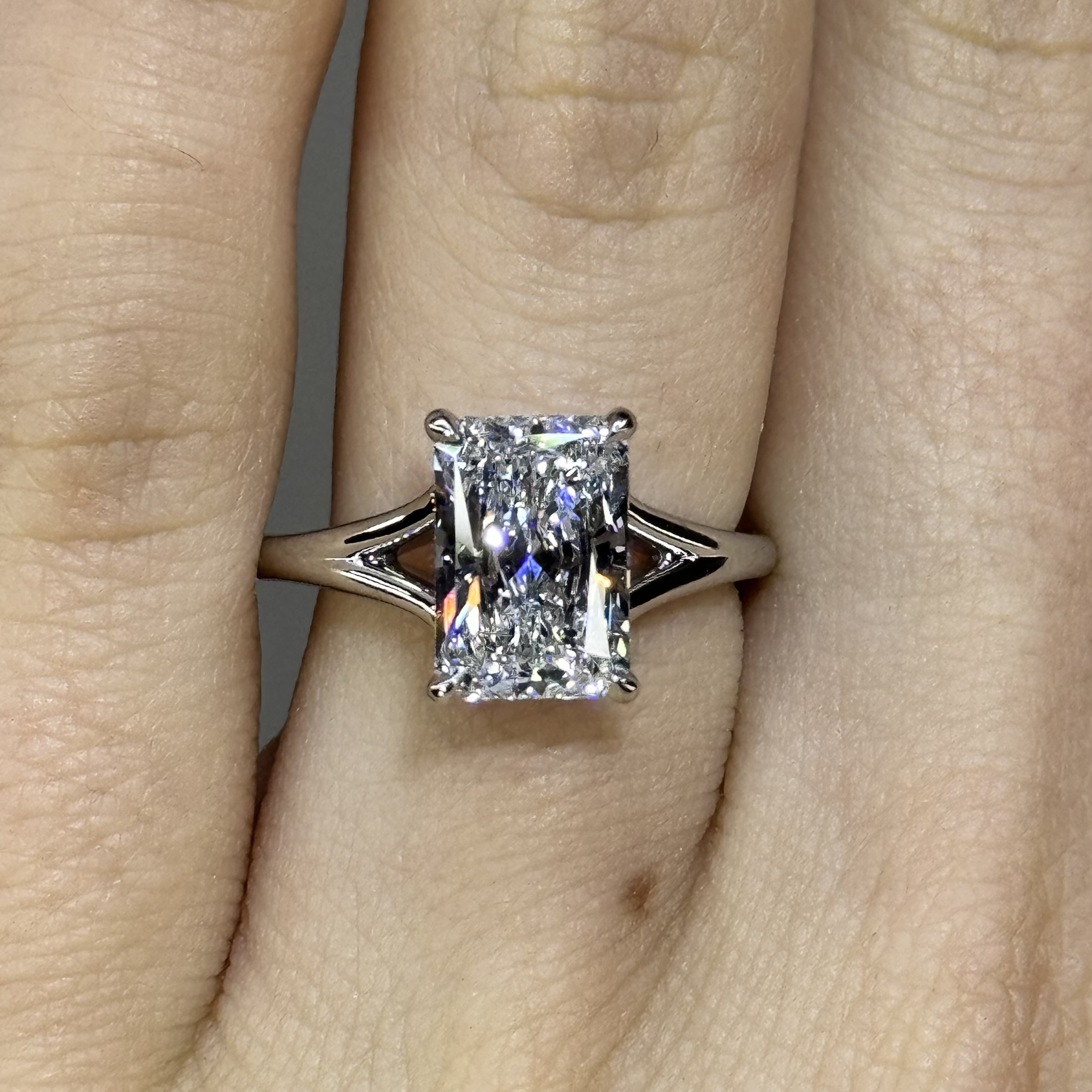 GIA 2.55ct E VS1 Radiant "Nova" Engagement Ring Image 2 Forever Diamonds New York, NY