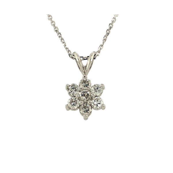 14K White Gold Diamond Star Shaped Cluster Pendant with 7 diamonds (.47ctw) SI1, 18