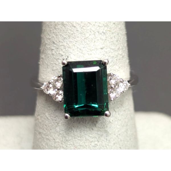 14kw Green Tourmaline and Diamond Ring
