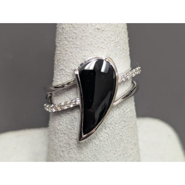 14kw Black Onyx and Diamond Ring