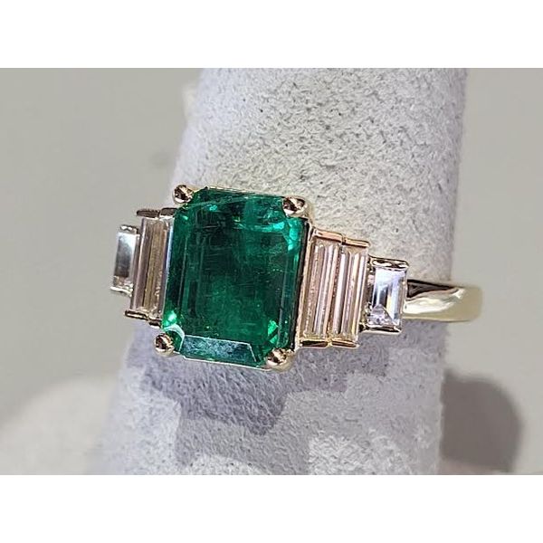 14ky Emerald and Diamond Ring