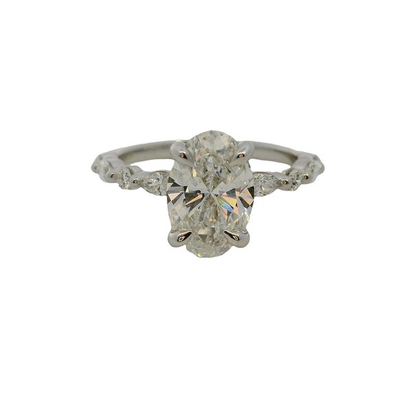 Oval E VS2 Lab-Grown Diamond Ring