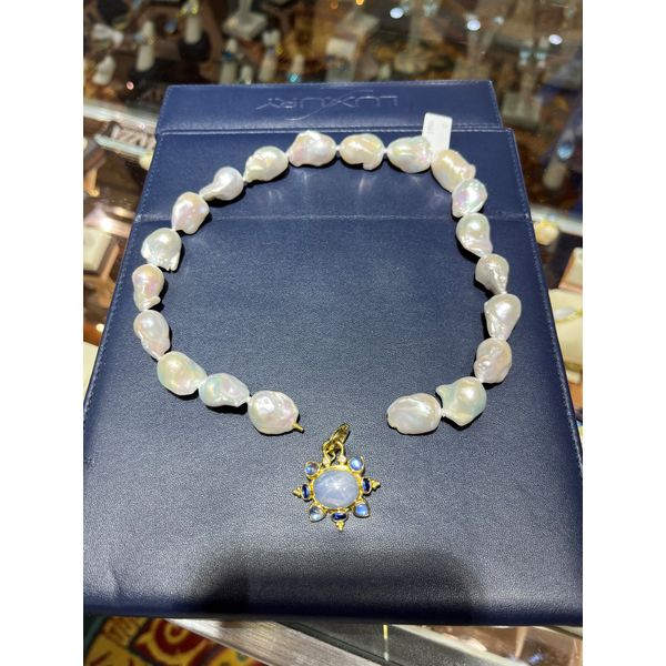 South Sea Pearl Necklace Image 3 Mystique Jewelers Alexandria, VA