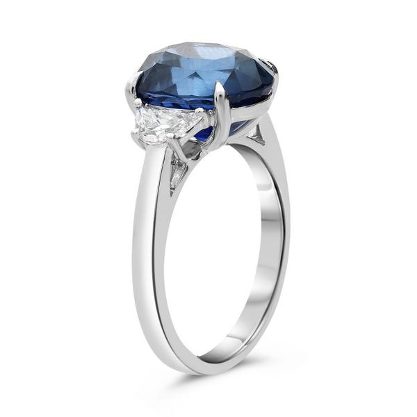 Sapphire Diamond three stone ring Image 3 Mystique Jewelers Alexandria, VA