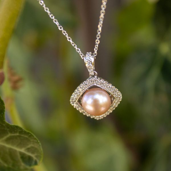 14k White Gold Pink Pearl Necklace Image 2 Parris Jewelers Hattiesburg, MS