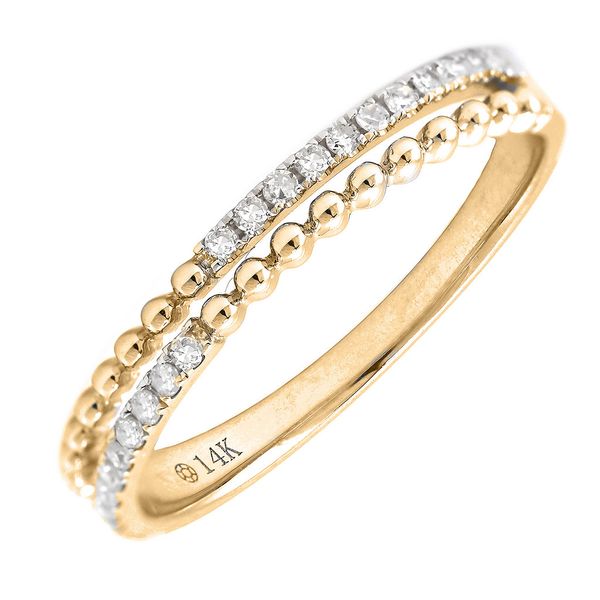 We are obsessed with this diamond fashion band. Where it alone or stack it with your other favorite rings. This ring can be s