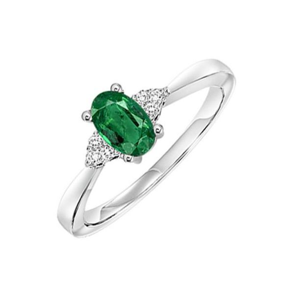 Our beautiful 10K White Gold Prong Emerald Ring is the perfect jewelry choice for your May birthday. This ring is a great siz