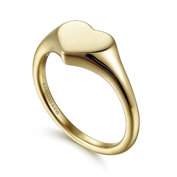 14K Yellow Gold Heart Signet Ring Image 2 Roberts Jewelers Jackson, TN