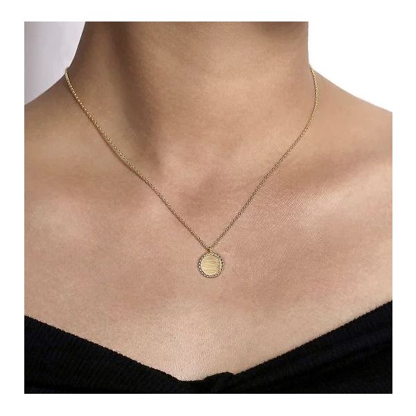 14K Yellow Gold Round Pendant Necklace with Bujukan Bead Frame Image 2 Roberts Jewelers Jackson, TN