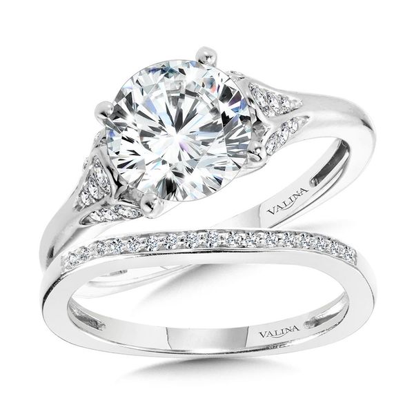 TAPERED DIAMOND ENGAGEMENT RING Image 3 Sanders Jewelers Gainesville, FL