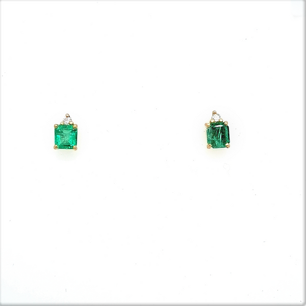 14Kt Yellow Gold Emerald Diamond Stud Earrings Swede's Jewelers East Windsor, CT
