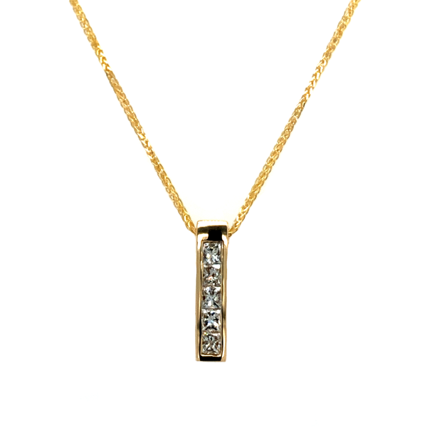 14 KARAT YELLOW GOLD DIAMOND PENDANT The Hunt House Fine and Custom Jewellery Huntsville, ON