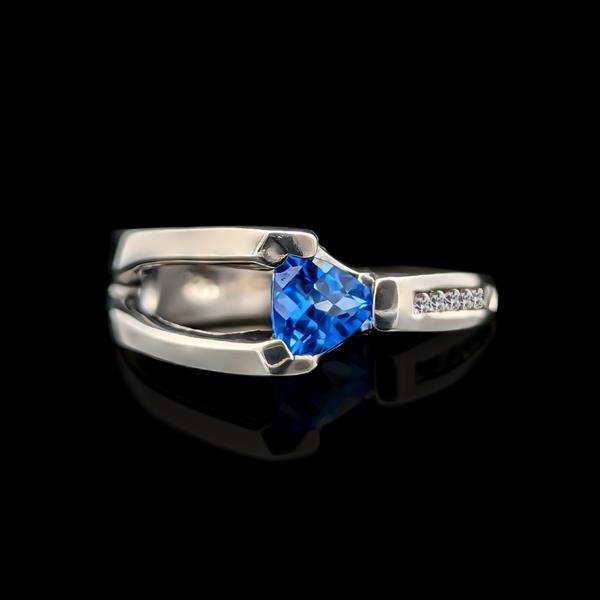 Blue Topaz & White Sapphire Ring Image 2 Vandenbergs Fine Jewellery Winnipeg, MB
