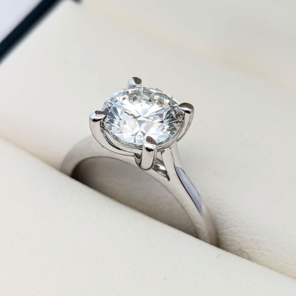 14K White Gold 2CT Round Diamond Engagement Ring Image 2 Vandenbergs Fine Jewellery Winnipeg, MB