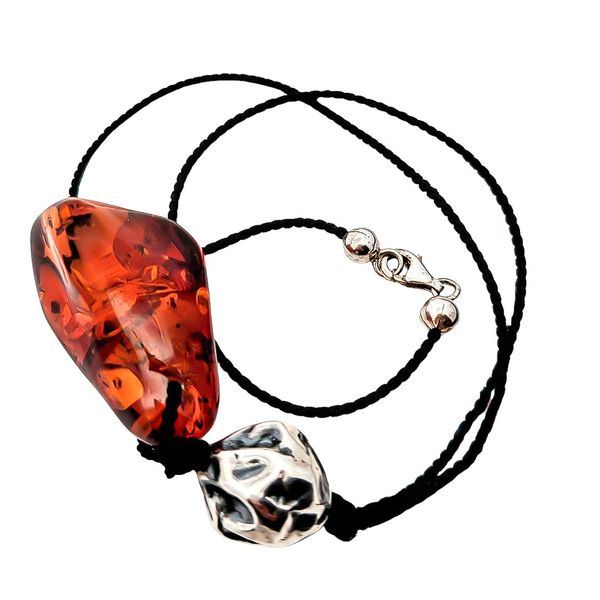 Large Polished Baltic Amber NEcklace Image 4 Vandenbergs Fine Jewellery Winnipeg, MB